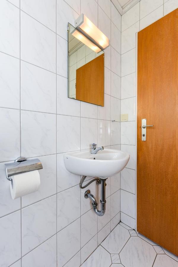 Ferienwohnungen Im Haus Waterkant Neuharlingersiel Esterno foto