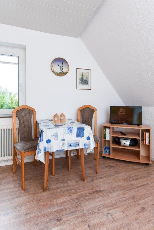 Ferienwohnungen Im Haus Waterkant Neuharlingersiel Esterno foto