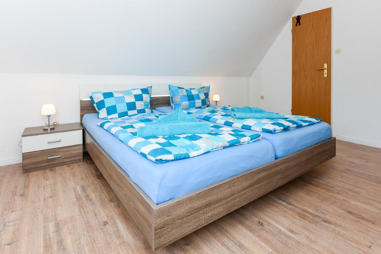 Ferienwohnungen Im Haus Waterkant Neuharlingersiel Esterno foto